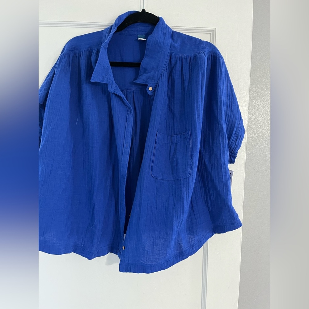 NWT button down cropped blouse